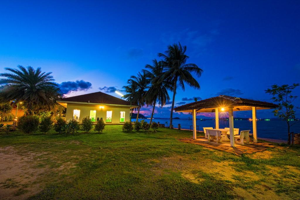 Star Light Beach Resort And Restaurant Chumphon Esterno foto