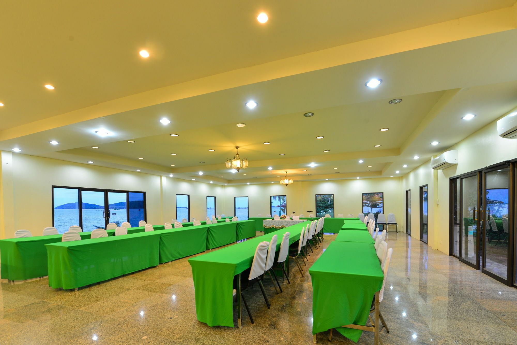 Star Light Beach Resort And Restaurant Chumphon Esterno foto